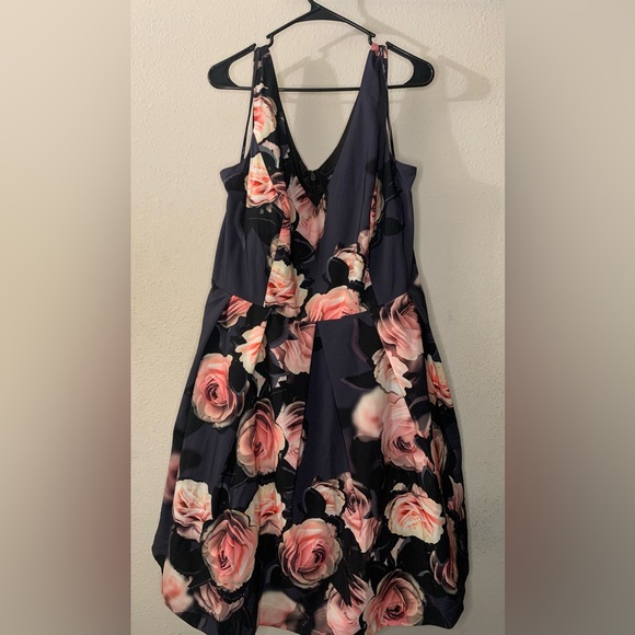 NWT City Chic Floral Dress Size 20W - Picture 5 of 10